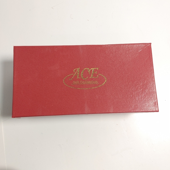 🌟SALE! New Royal Elfeda Porcelain Christmas mugs - Picture 4 of 5